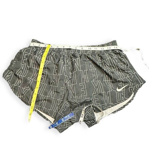 NIKE Women’s Black Run Division Tempo Reflective Dri-FIT Running Shorts Size Lar - Picture 8 of 8